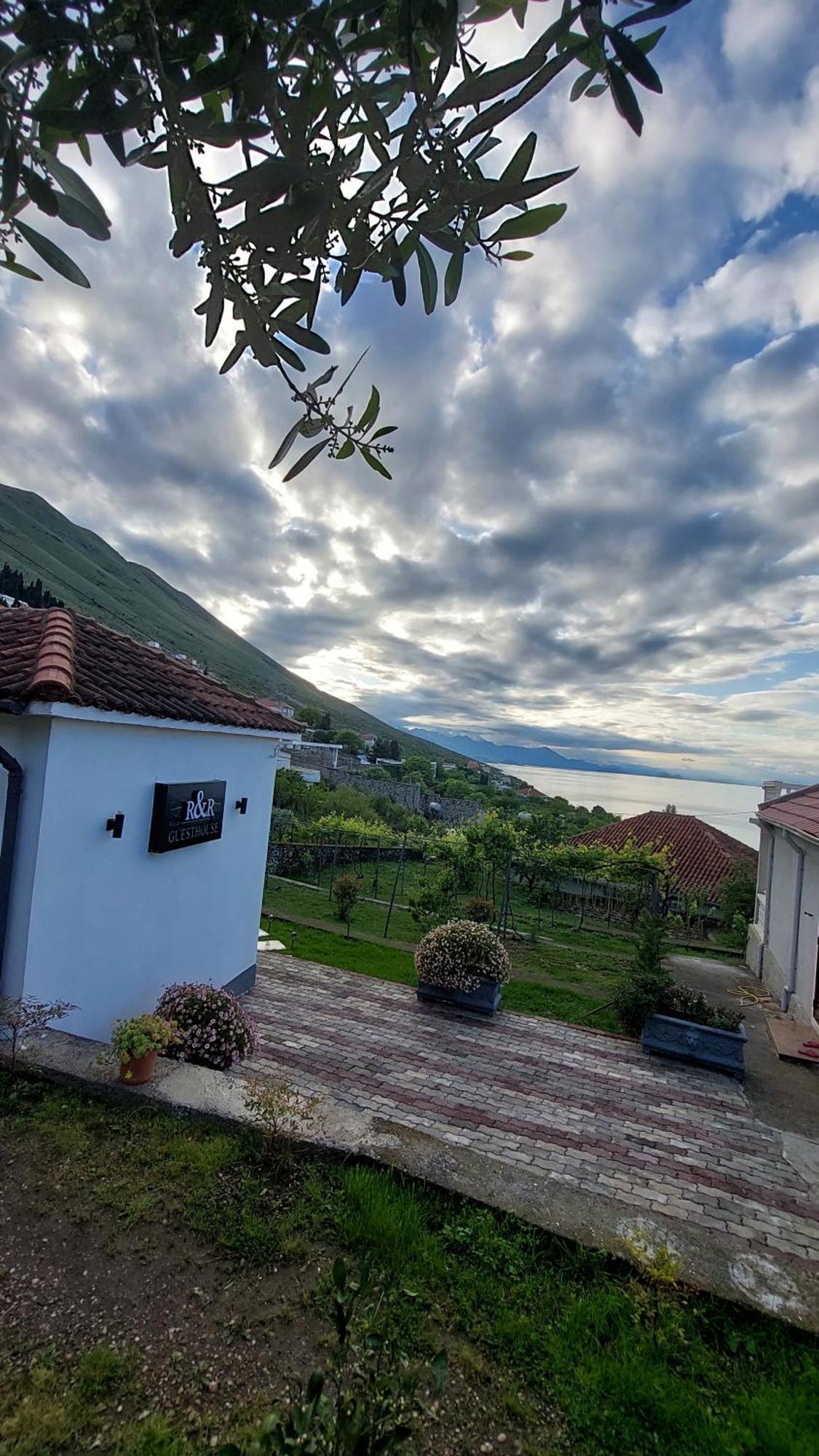 R&R Gesthouse Hotell Široka Eksteriør bilde