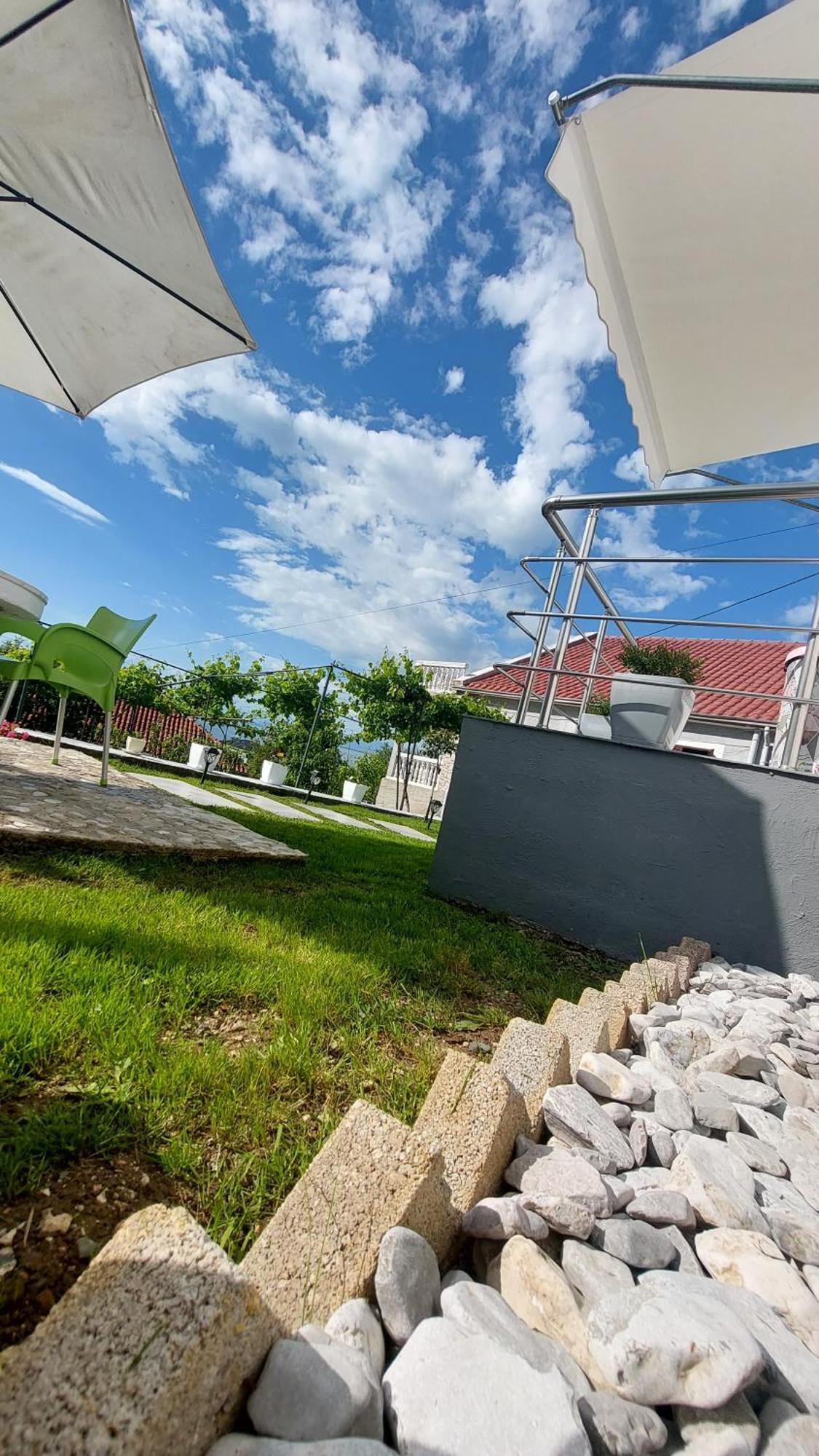 R&R Gesthouse Hotell Široka Eksteriør bilde