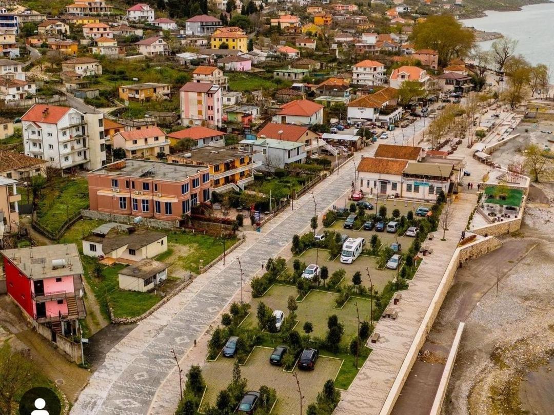 R&R Gesthouse Hotell Široka Eksteriør bilde