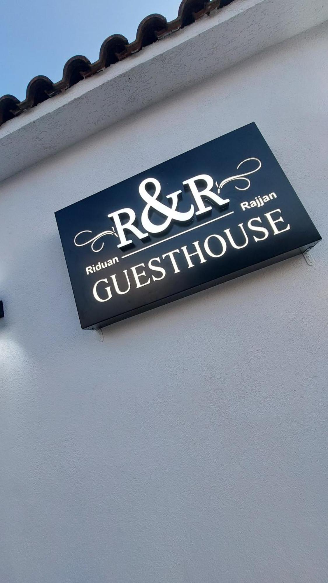 R&R Gesthouse Hotell Široka Eksteriør bilde