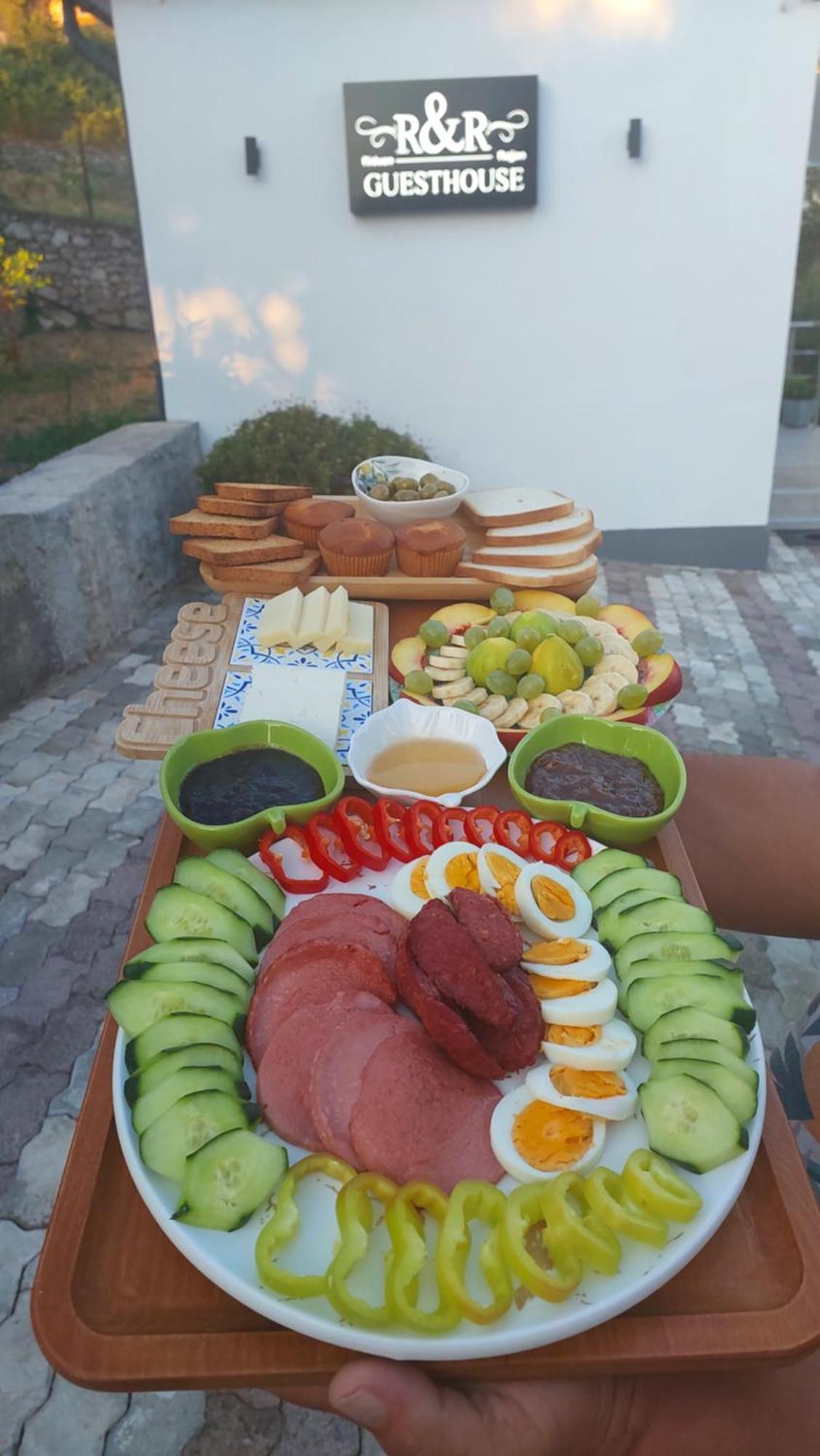 R&R Gesthouse Hotell Široka Eksteriør bilde