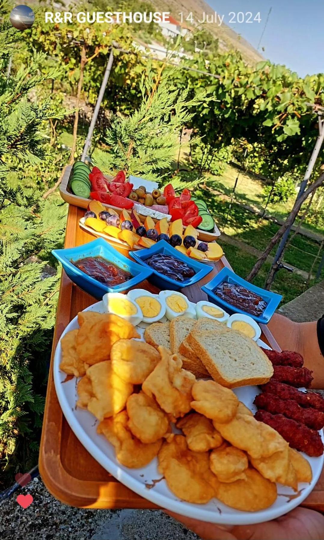 R&R Gesthouse Hotell Široka Eksteriør bilde
